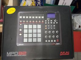 Akai MPD32