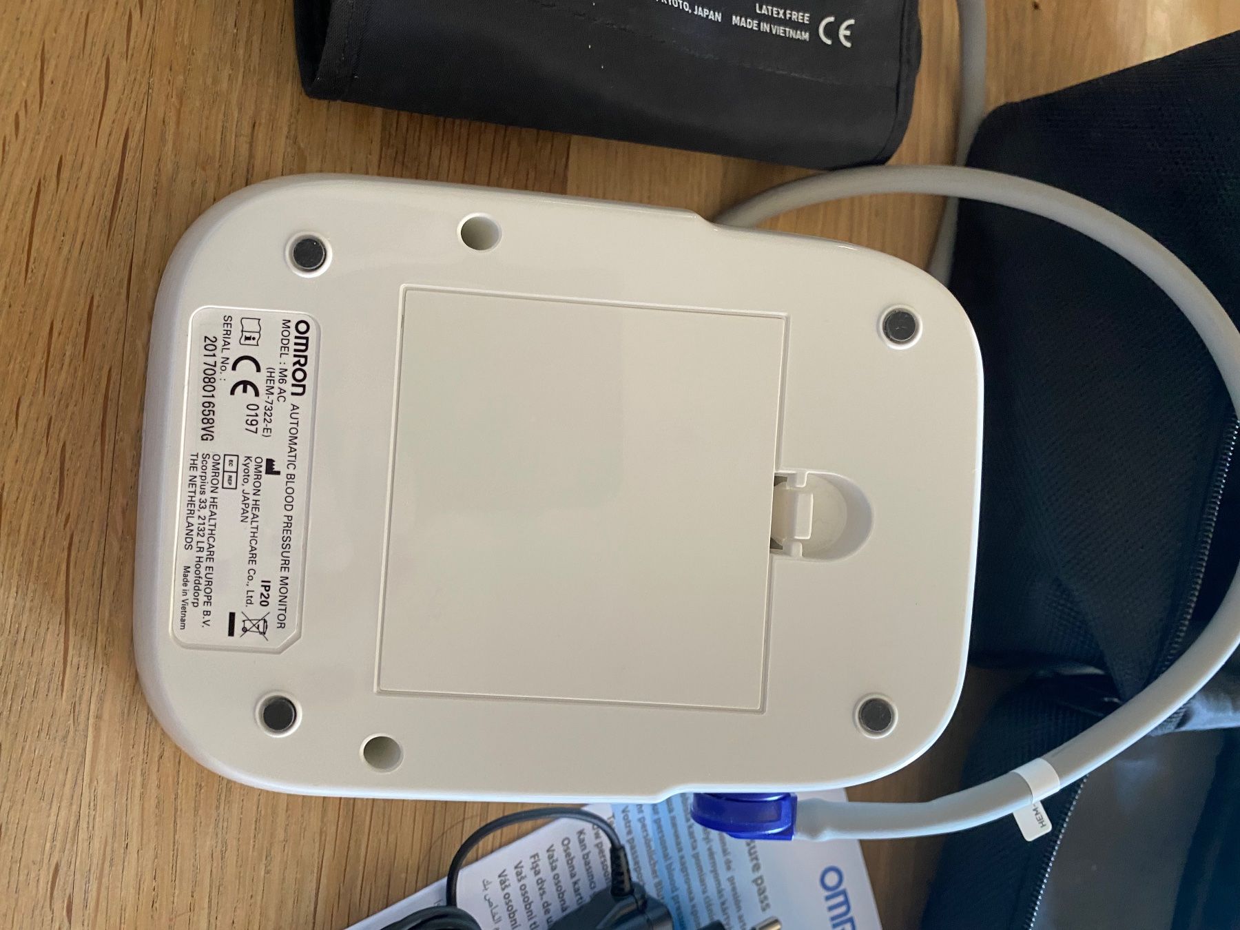 Omron Medizinische Geräte: Blutdruckmessgerät omron M6 – Gebraucht aus Biel/Bienne von gasse85 3