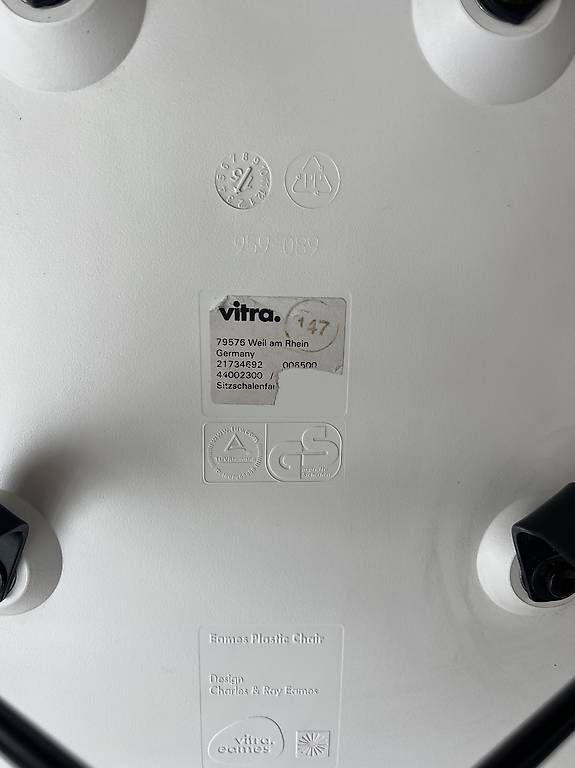 Stühle: ORIGINAL Eames Plastic Side Chair DSW – Gebraucht aus Rotkreuz von Vitamin_Sea 4