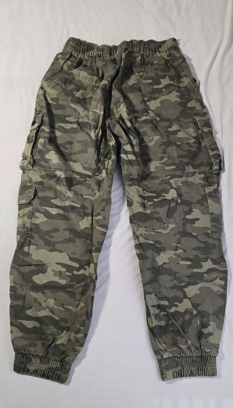 Pantalons: Cargohose Camouflage Muster  – D'occasion à Basel par gin_77cv 1