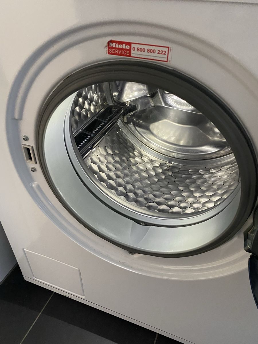 Miele Lavatrici: Waschmaschine von Miele – Usato da Einsiedeln venduto da SempreHCAP 5