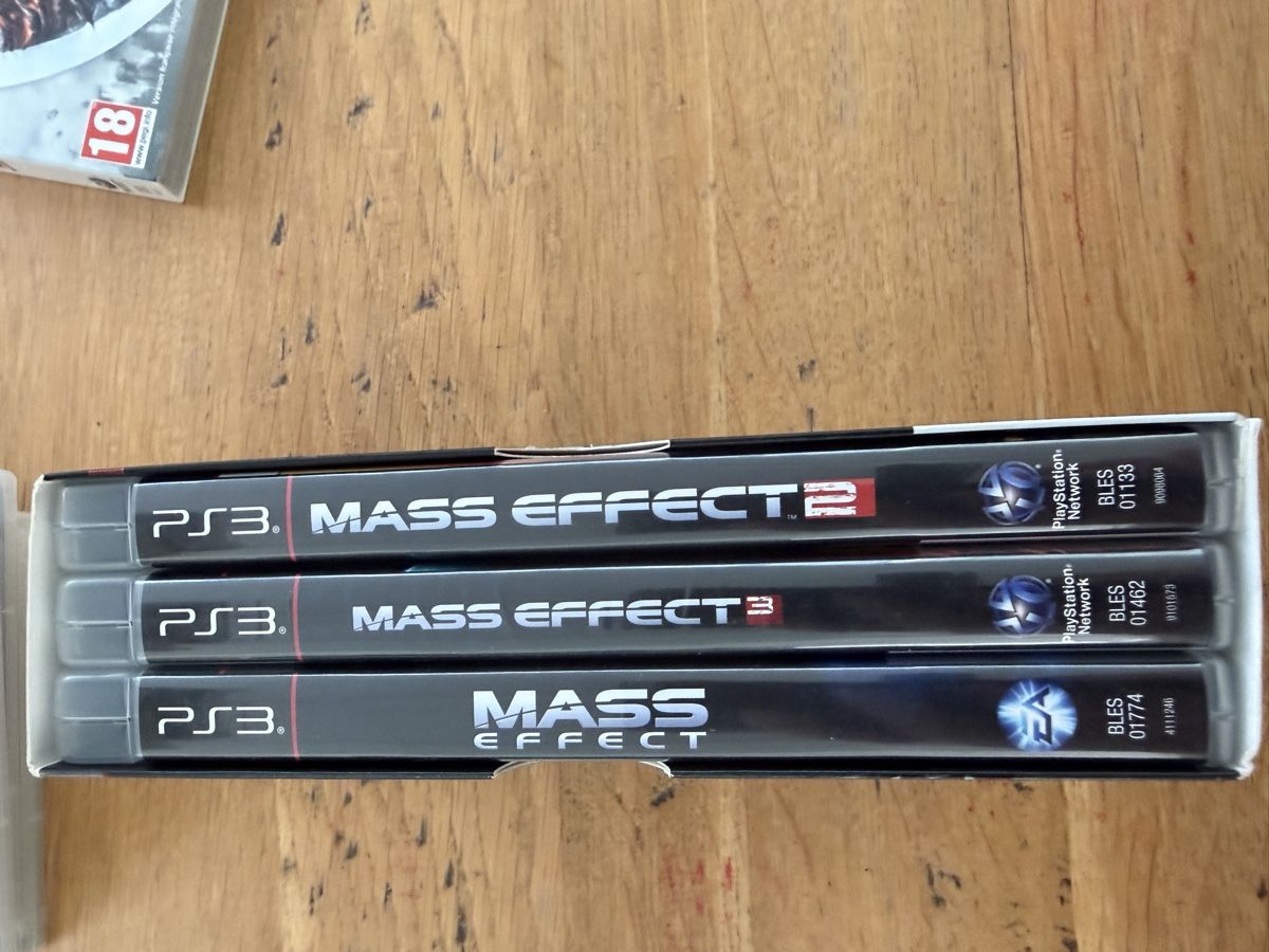 Sony Giochi: Jeux PS3 coffret de 3 MASS EFFECT – Usato da Echallens venduto da JAR69 1