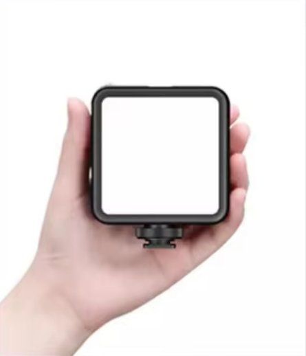 Lampade: Kamera Licht mit Clip Akku Camera Light – Nuovo e nell'imballaggio originale da Châtelaine venduto da topshop.switzerland 1