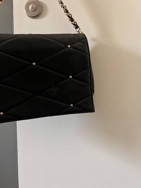 Taschen für Damen: Borsa nera con brillantini oro – Gebraucht aus Tenero von loa_7m8d 1