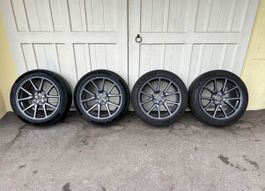 Original Tesla 18-Zoll Sommerräder (4 Stück) mit Reifendruck