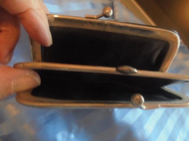 Aigner Portamonete: Portemonnaie Aigner schwarz Leder – Usato da Hinwil venduto da Glasperlen 1