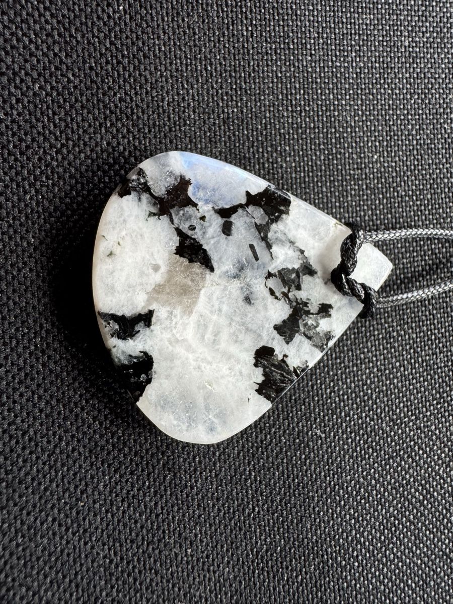 Mineralien & Heilsteine: Mondstein mit Turmalin 99.60ct – Neu und originalverpackt aus Wängi von Horus_Stone 1