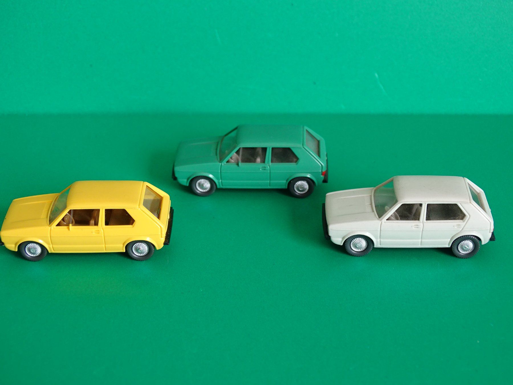 Wiking Modellini d'auto: 3 x VW Golf von Wiking 1/87 – Usato da Bretzwil venduto da Meex 2