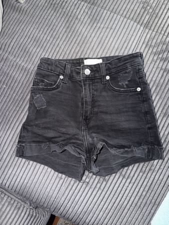 Shorts in Grösse 34 gut erhalten