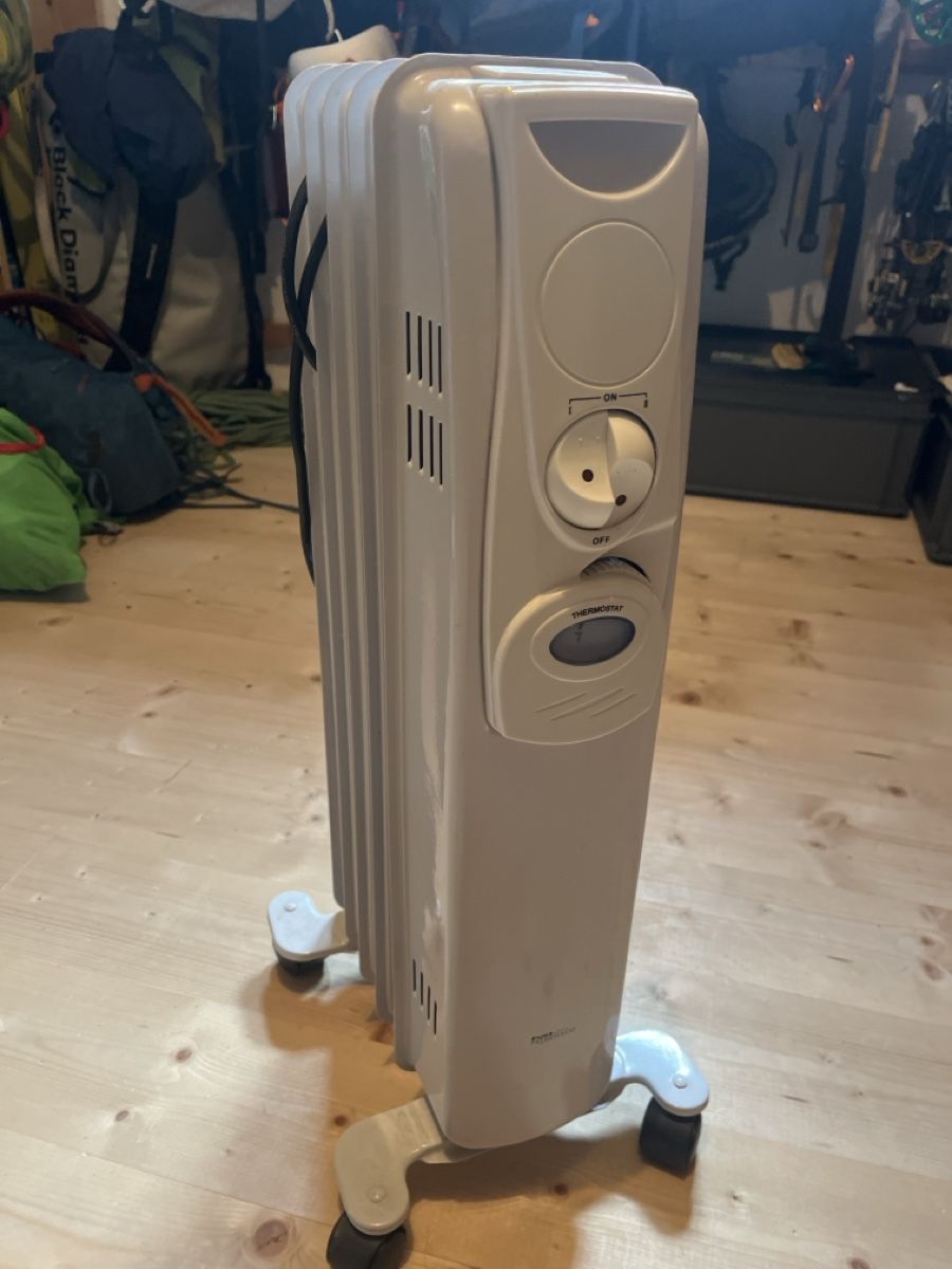 Radiatori: Fust Elektro Heizgerät – Usato da Saas im Prättigau venduto da ray_man_98