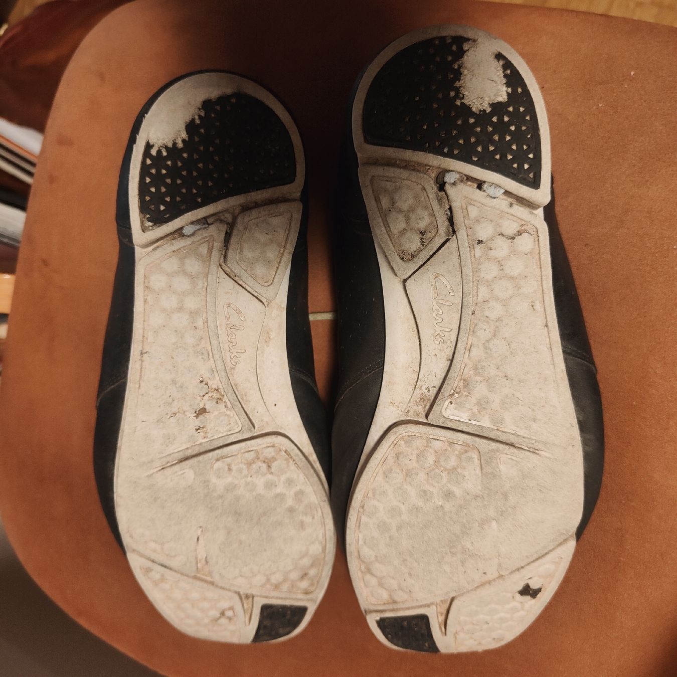 Scarpe da uomo: Schwarze Lederschuhe Gr. 40 von Clarks – Usato da Hinwil venduto da her_2t5p 1