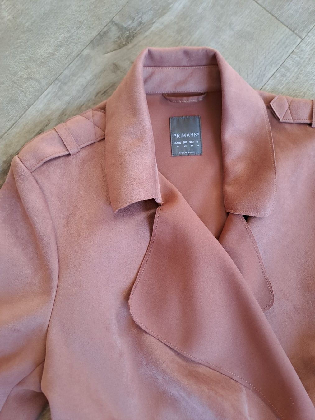 Cappotti: Rosa Mantel im Wildleder-Look gr. 42 – Usato da Rickenbach LU venduto da bishiida 2