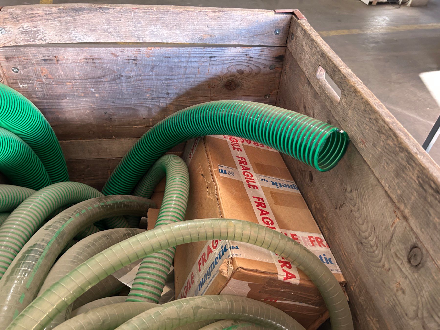 Tuyaux & tubes: Grosser Posten Schläuche – D'occasion à Zofingen par Maschinenfabrik 2