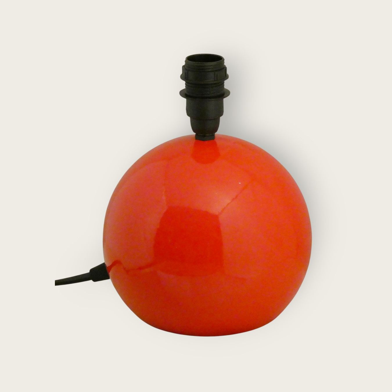 Lampade: Lampe "Boule" en métal vers 1970. – Usato da Fribourg venduto da will69