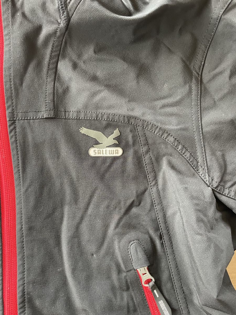Salewa Vestes: SALEWA alpineXtrem SONDEREDITION Hardshell Jacke  - Grösse M – D'occasion à Oberhofen am Thunersee par BikeForMySister 2