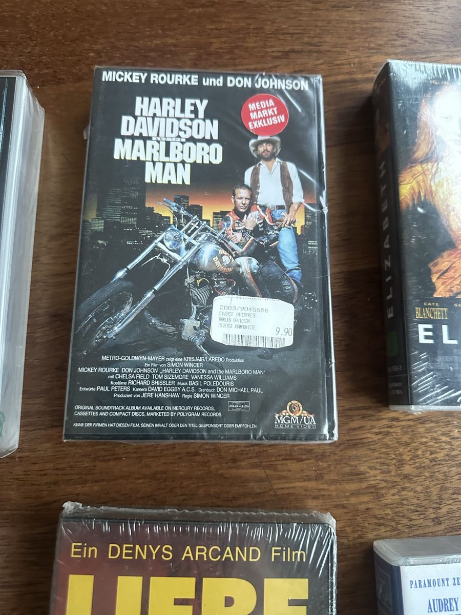 Tutti i VHS: 16 VHS Kassetten NEU/Oringinalverpackt – Nuovo e nell'imballaggio originale da Zürich venduto da Kareljan 2