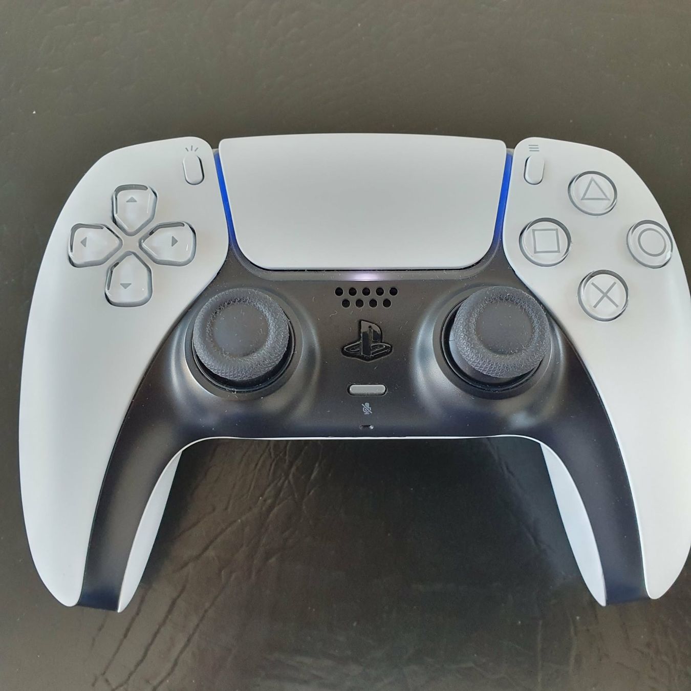 Sony Controller: Manette PS5 endommagée / PS5-Kontroller mit Stickdrift – Usato da Suhr venduto da Lavigie