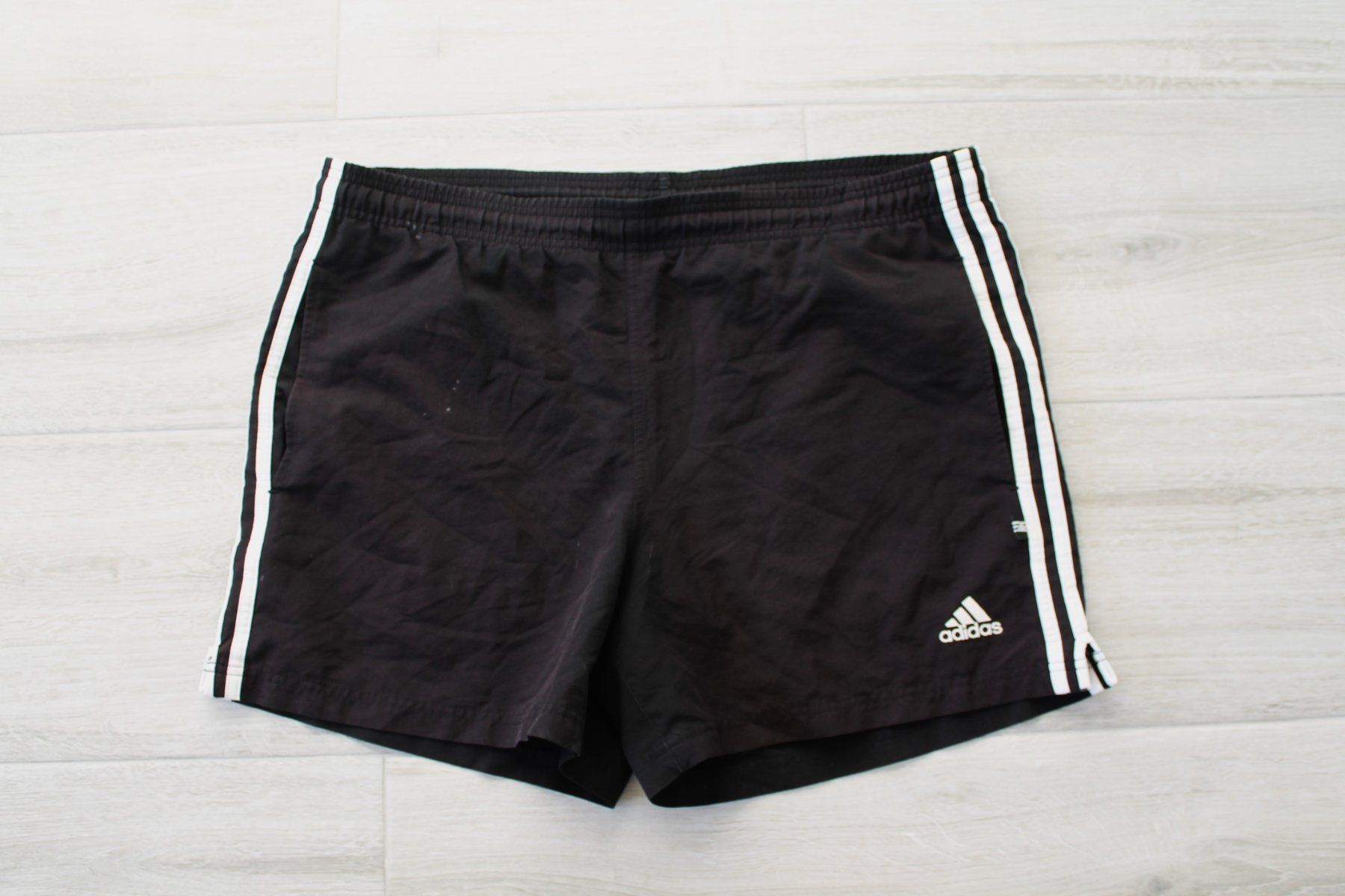 Adidas Pantaloni: Short ADIDAS L – Usato da Chez-le-Bart venduto da jasse