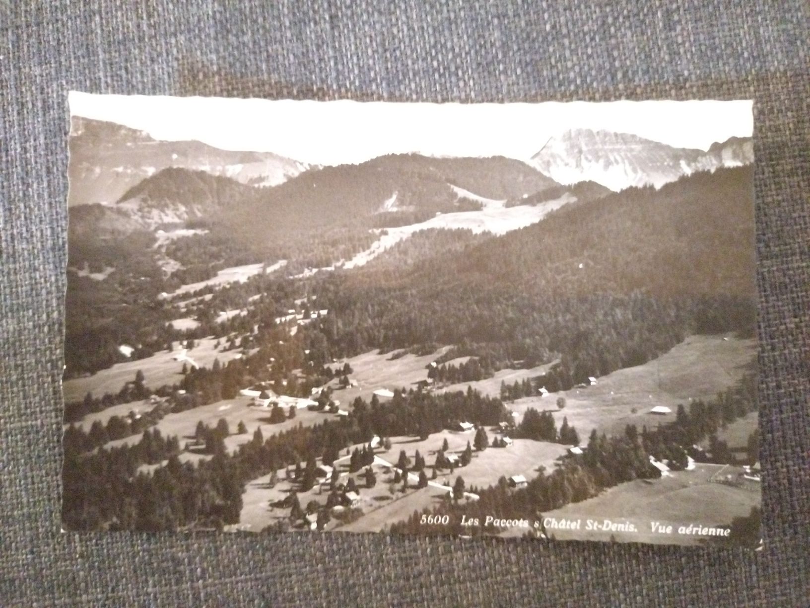 Cartes postales:  Les Pacots Châtel-St-Denis Vue aérienne  – D'occasion à Farvagny-le-Grand par LaCaverne
