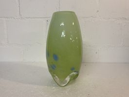 Grüne Vase mit blauen Tupfen,, Vintage Look