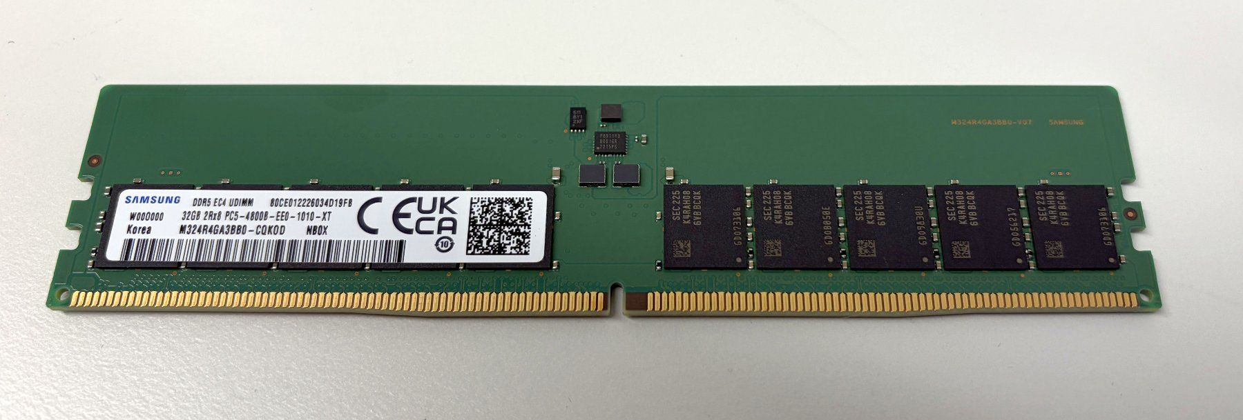 Samsung Mémoires / RAM: Samsung DDR5-4800 UDIMM 32GB ECC - M324R4GA3BB0-CQK – D'occasion à Salavaux par cqdx