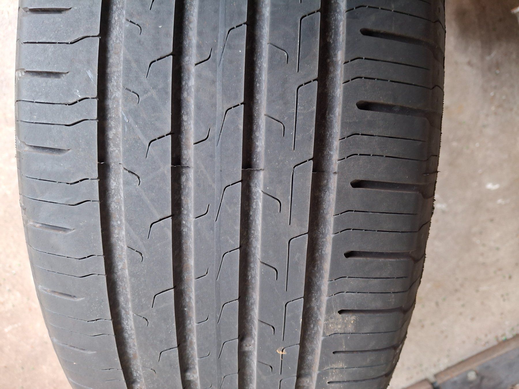 Continental Pneus & Kompletträder: 4 x 235/55 R 19 105 V Continental Eco 6 – Gebraucht aus Baar von PEPPE09