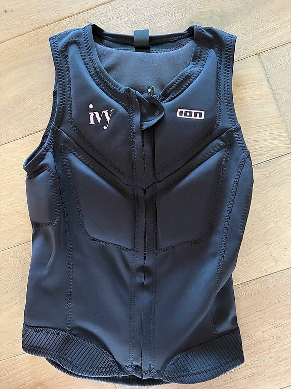 Giubbotti di salvataggio: ION Prallschutzweste / Impact Vest – Usato da Meikirch venduto da Zaetzi