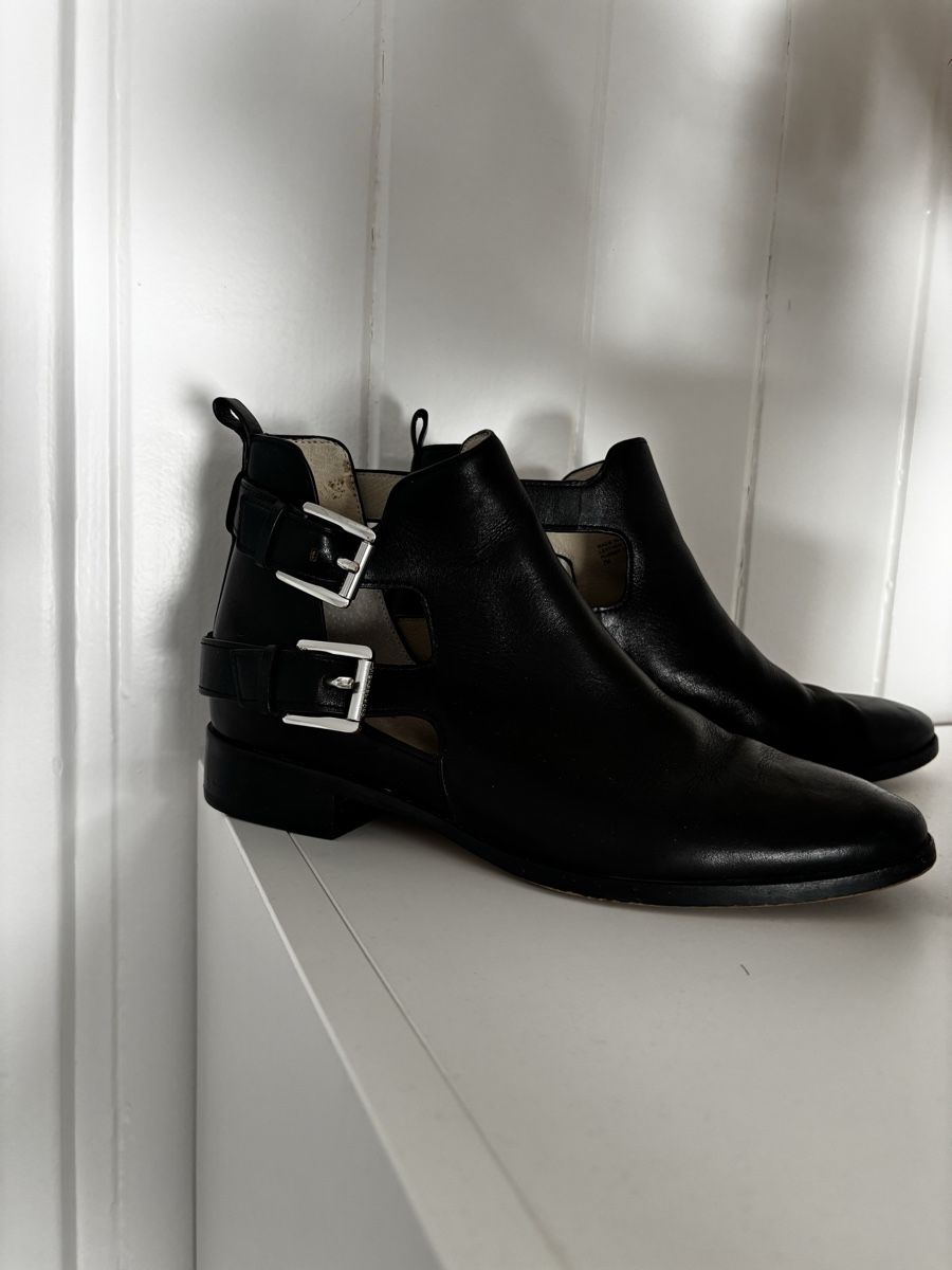 Michael Kors Scarpe da donna: Michael Kors Stiefeletten Grösse 37 mit Cut-Outs – Nuovo (secondo la descrizione) da Stäfa venduto da InesBo