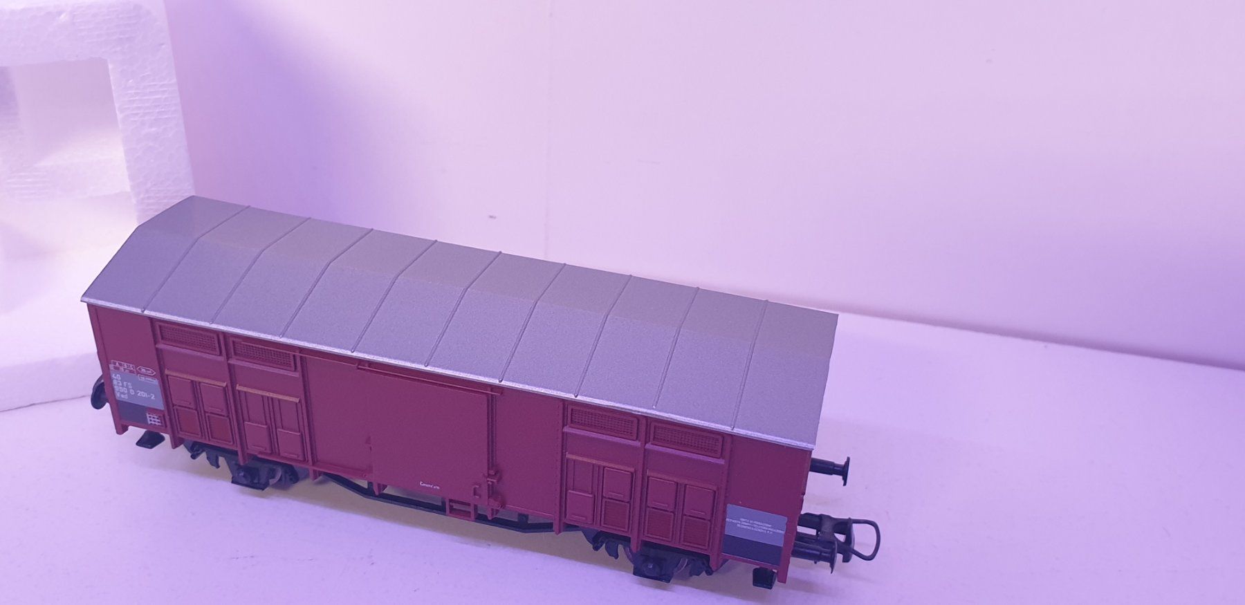 Roco Modellini di ferrovie: Roco FS Spitzdach Güterwagen 46000.4 – Usato da Neuenhof venduto da ludovicco 2