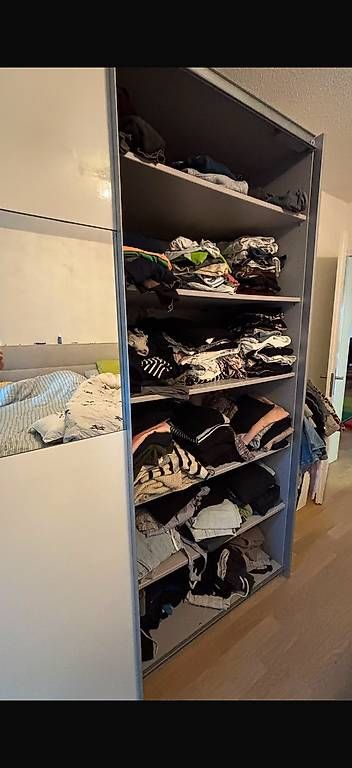 Armadi: Kleiderschrank mit Schiebetür – Usato da Lyss venduto da rumps 2
