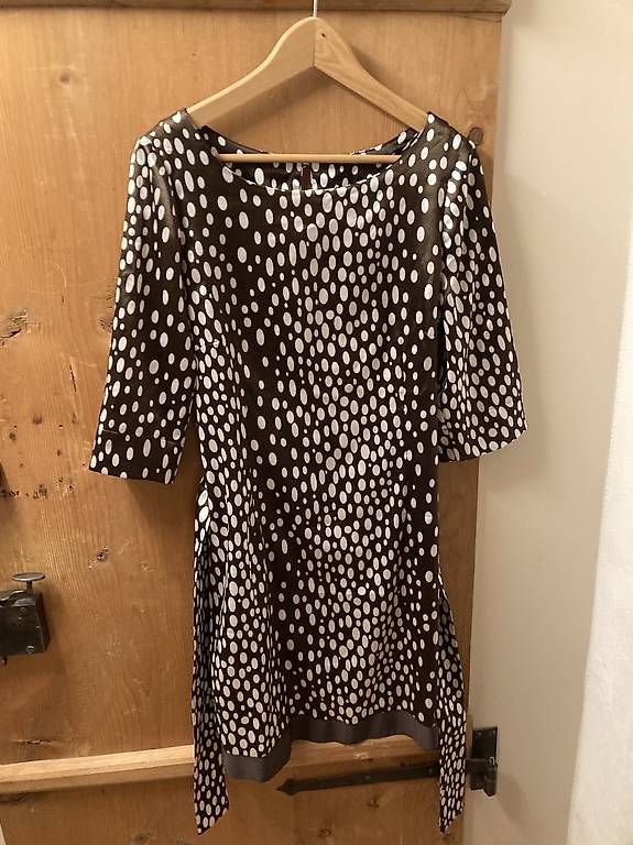 Kleider: Braun gepunktetes Kleid Gr.L – Gebraucht aus Brunnadern von Bumlebee