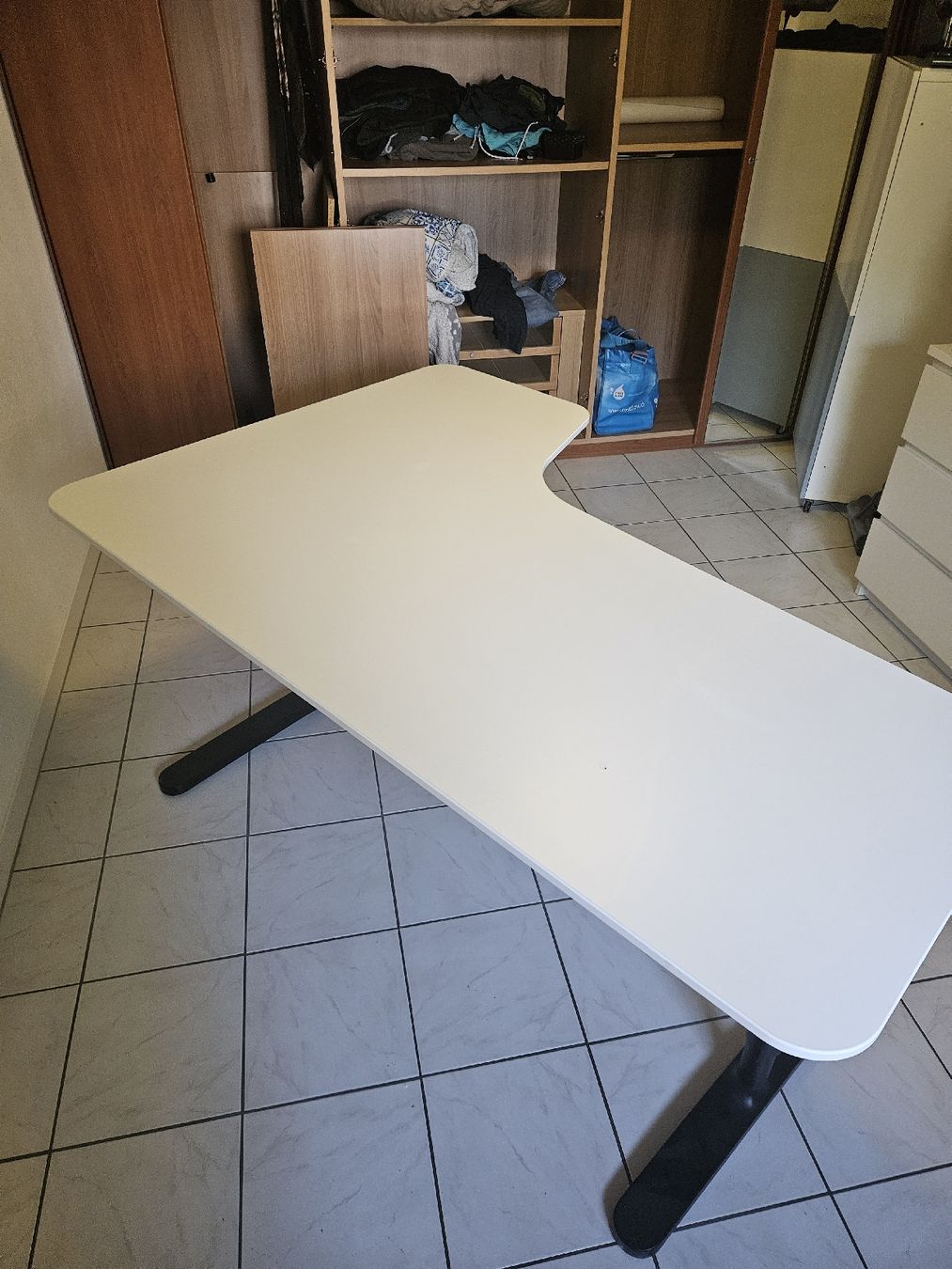 Ikea Bureaux: Schreibtisch - Ikea Bekant – D'occasion à Olten par Enea_c 2