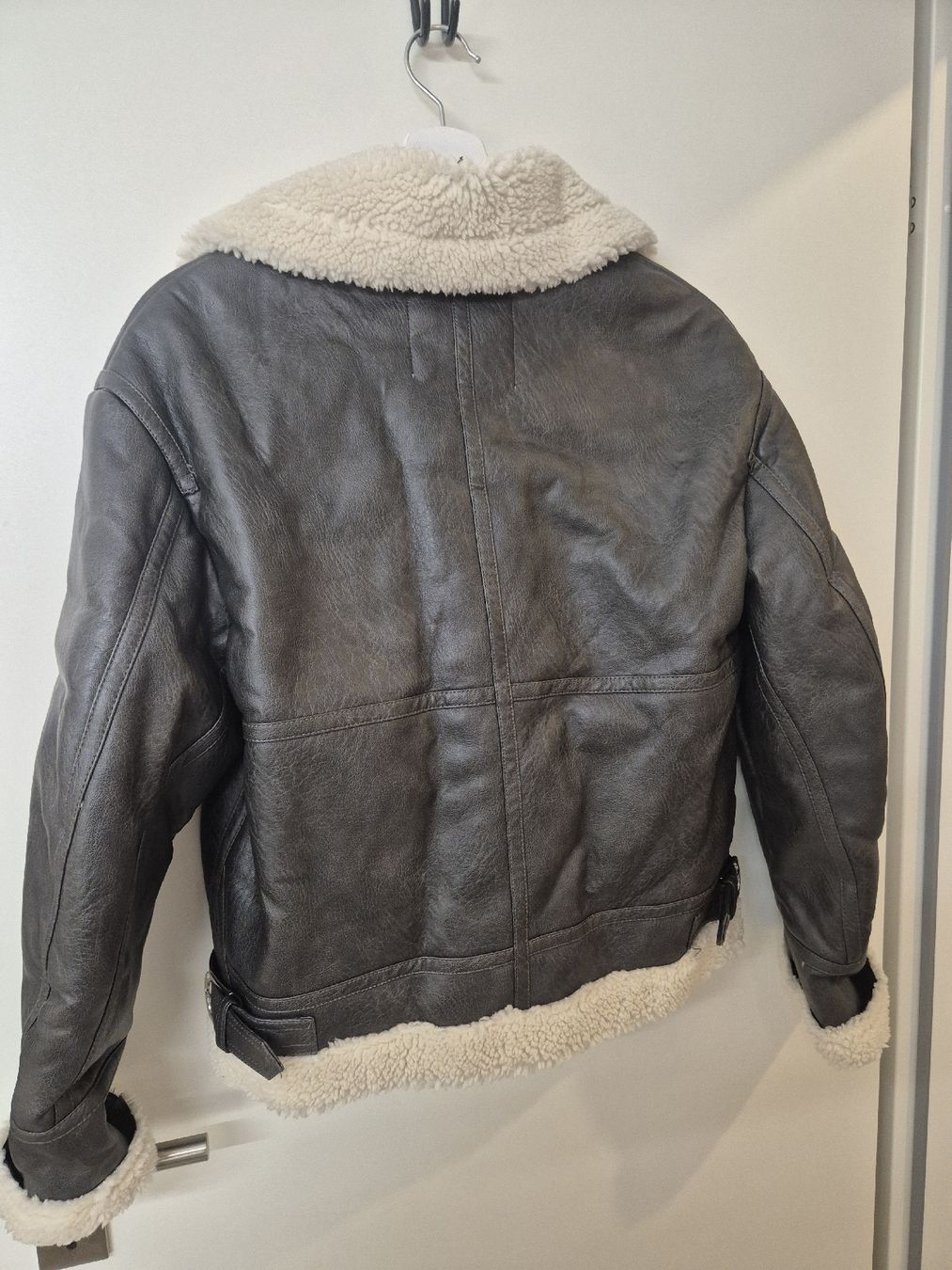 Bershka Vestes: Bersha Kunstlederjacke – D'occasion à Triengen par xgeenam 1