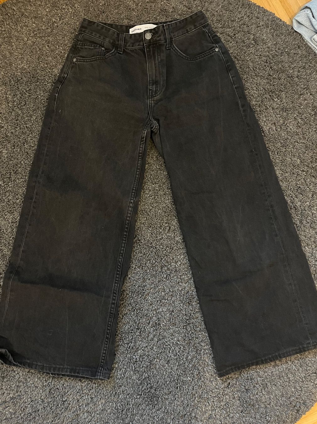 Bershka Jeans: Wide Leg Jeans Bershka – Usato da Rain venduto da Rasala3