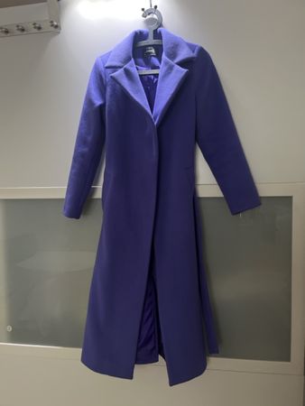 Langer Wintermantel , in der Farbe Purpel Gr.36