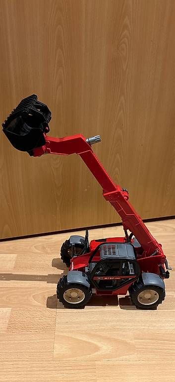 Giocattoli: Bruder Manitou Teleskoplader MLT 633 – Usato da Grenchen venduto da Mon70S