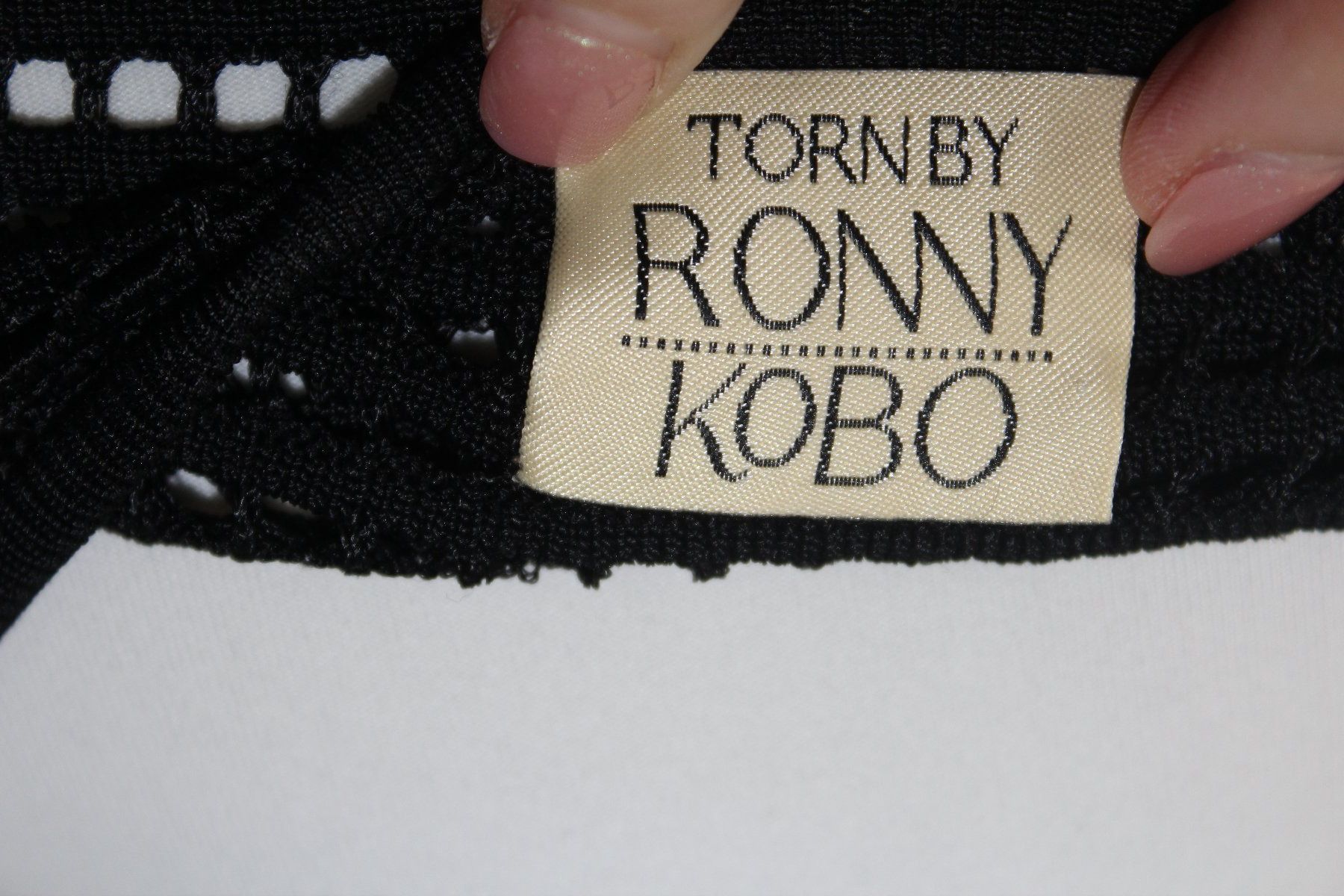 T-shirt: Torn bei Ronny Cobo Shirt Gr.XS/S – Usato da zürich venduto da kira.jj 3