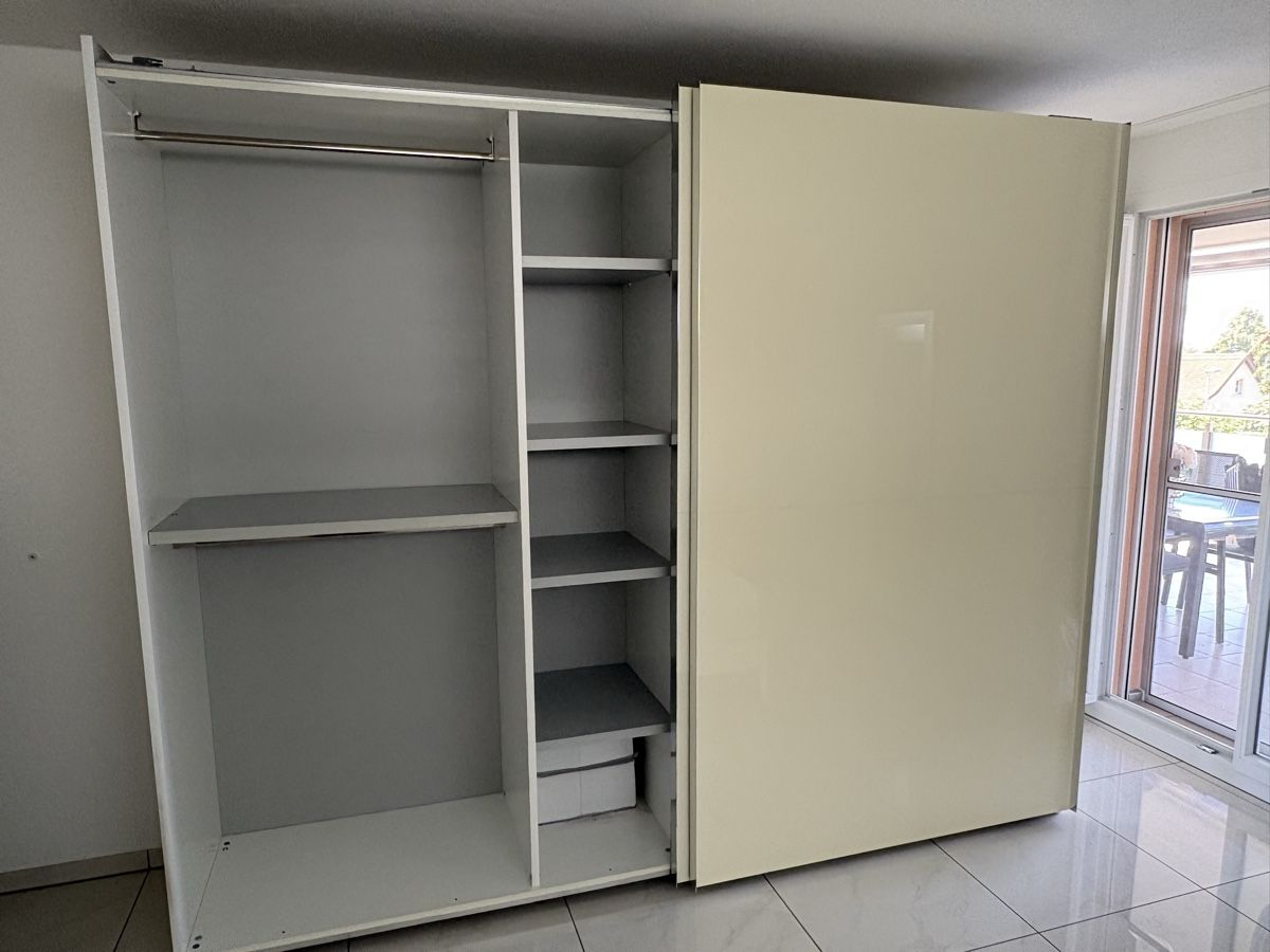 Schränke: Kleiderschrank Weiss (Creme) Hochglanz – Gebraucht aus bettlach von Falonef 1