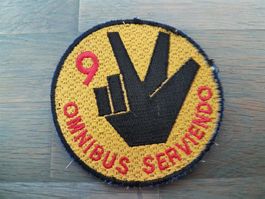 Badge OMNIBUS SERVIENDO 9
