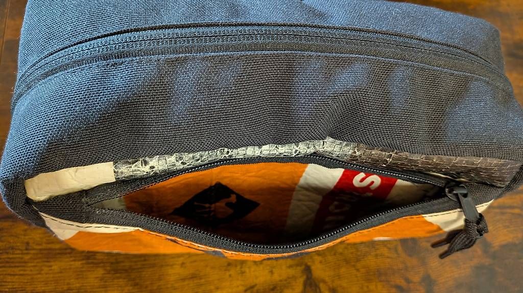 Custodie per cosmetici: Necessaire Big Camel von ELEPH.BO – Nuovo (secondo la descrizione) da Salez venduto da EMERCARO 5