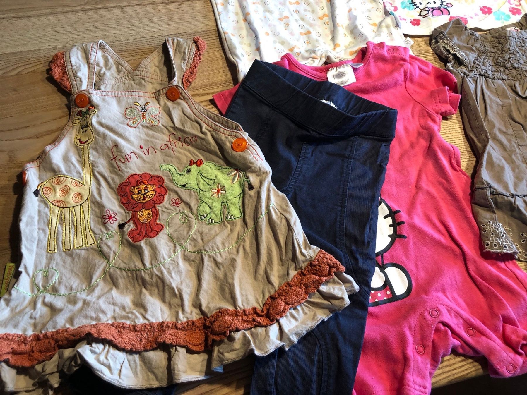 Lotti & Set di vestiti: 8-teiliges Mädchenpaket 74-80 – Usato da Röschenz venduto da Tashroal 3