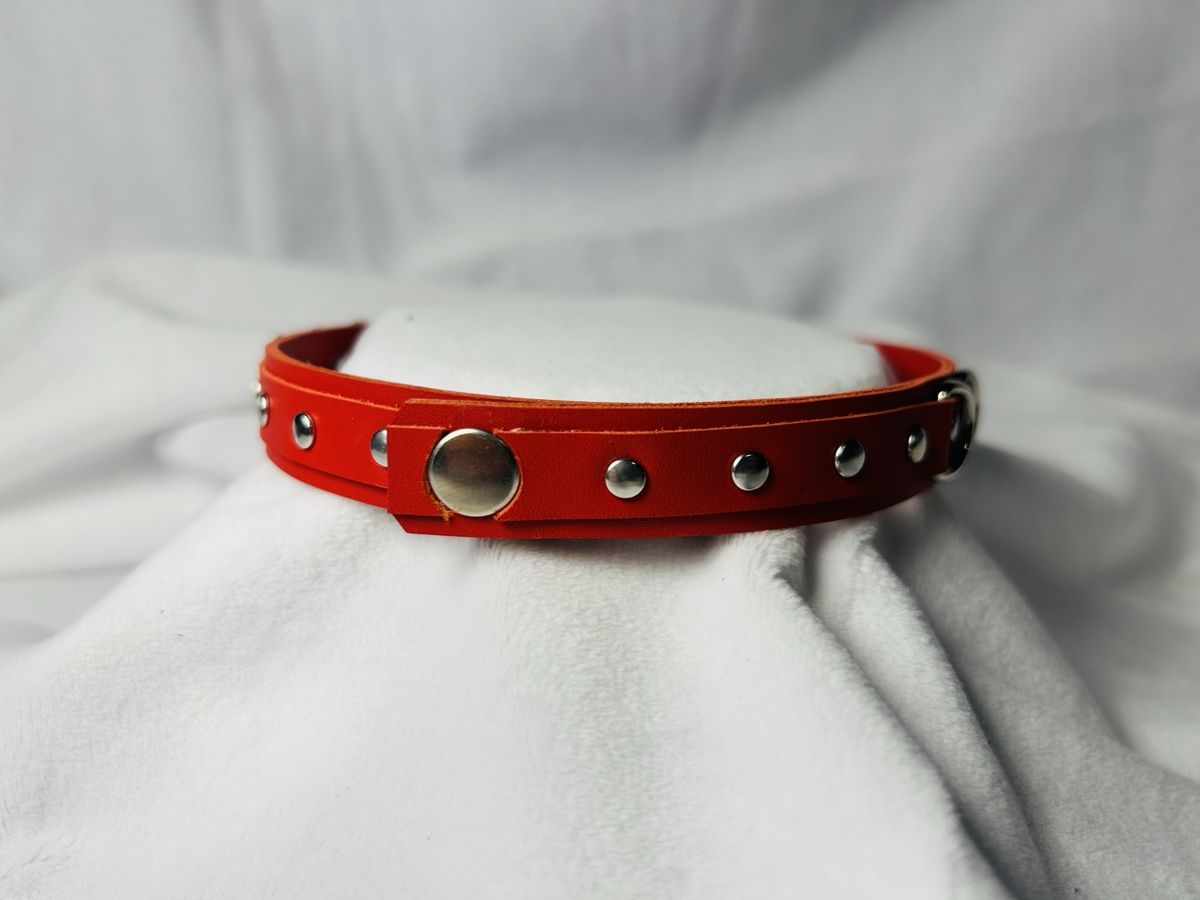 Catenine: Collier chocker cuir rouge taille 34,5/36 cm – Nuovo e nell'imballaggio originale da Le Sentier venduto da Nehrylka 1