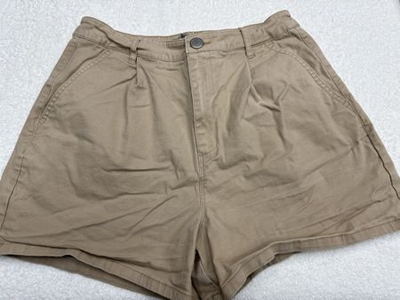 Short beige, taille 38 parfait pour l'été!