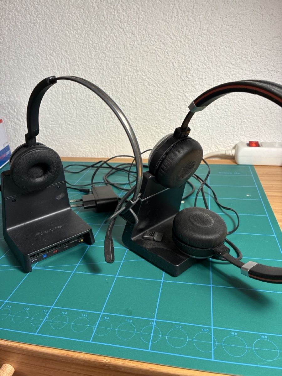Jabra Casques audio: Jabra Headsets mit Ladestationen, 2 Stk. – D'occasion à Seeberg par FlavioC01 1
