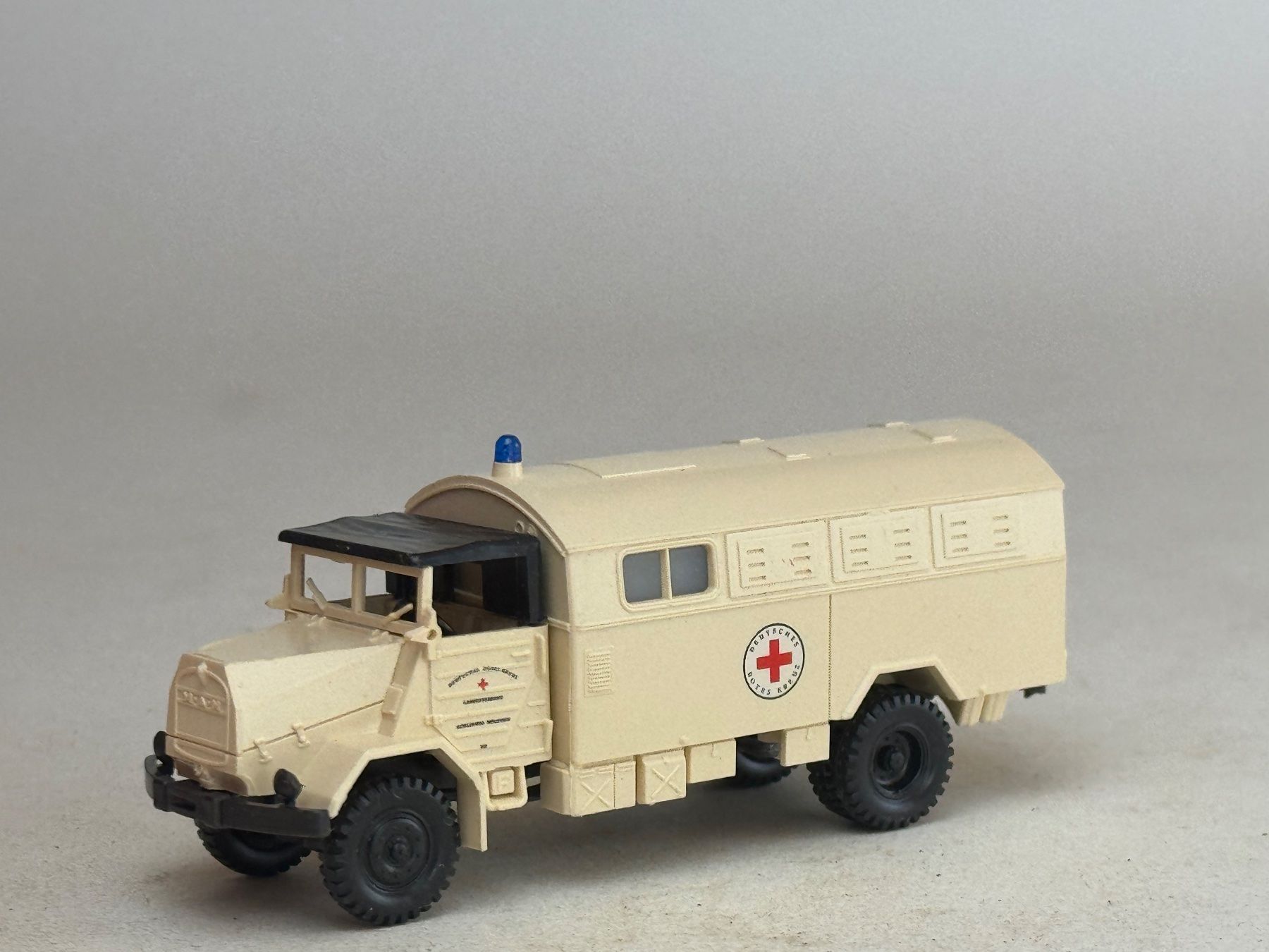 Modellini d'auto: VE1- Roco MAN Rotes Kreuz – Usato da Elm venduto da Wikmtz