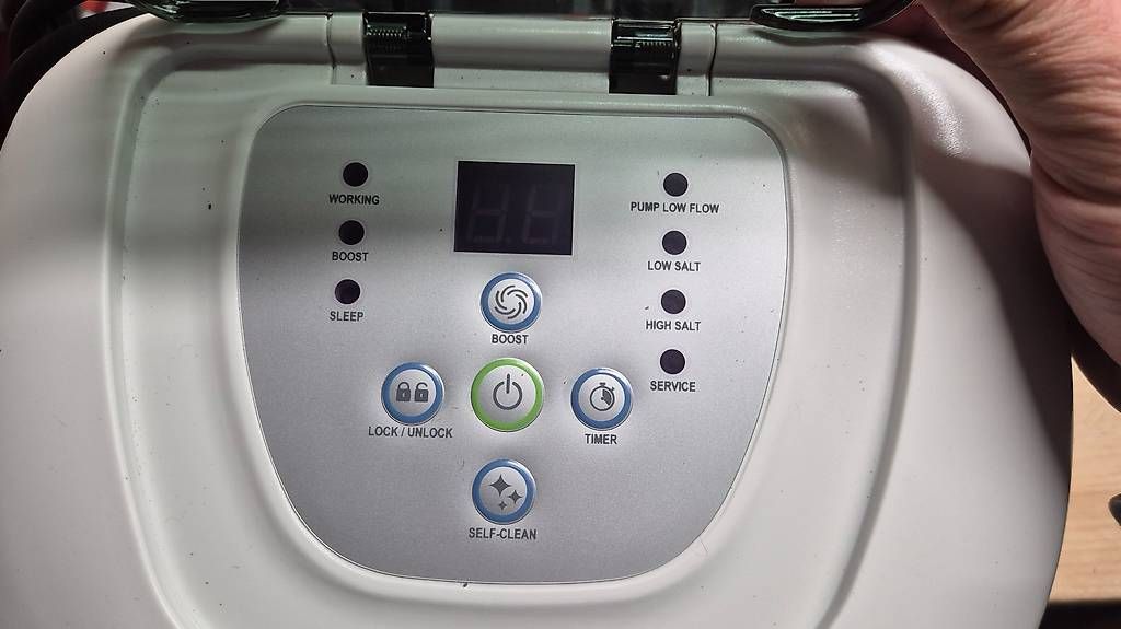 Intex Piscine: Intex Salzwassersystem Chlorinator eco 5220 – Usato da Zell LU venduto da Steve33 1