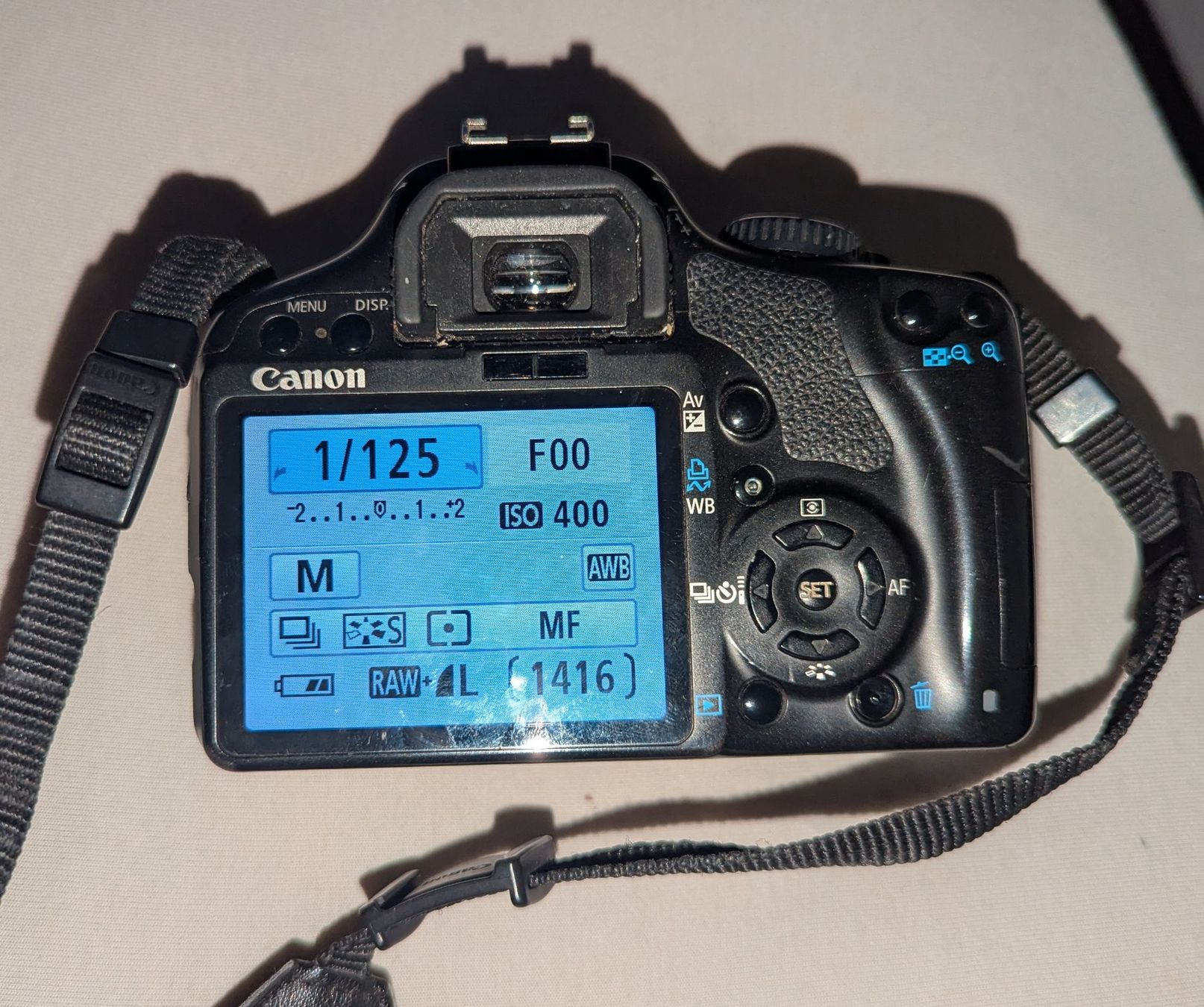 Canon Appareil photo: Canon EOS 450D Body – D'occasion à Lausanne par InAnYan 1