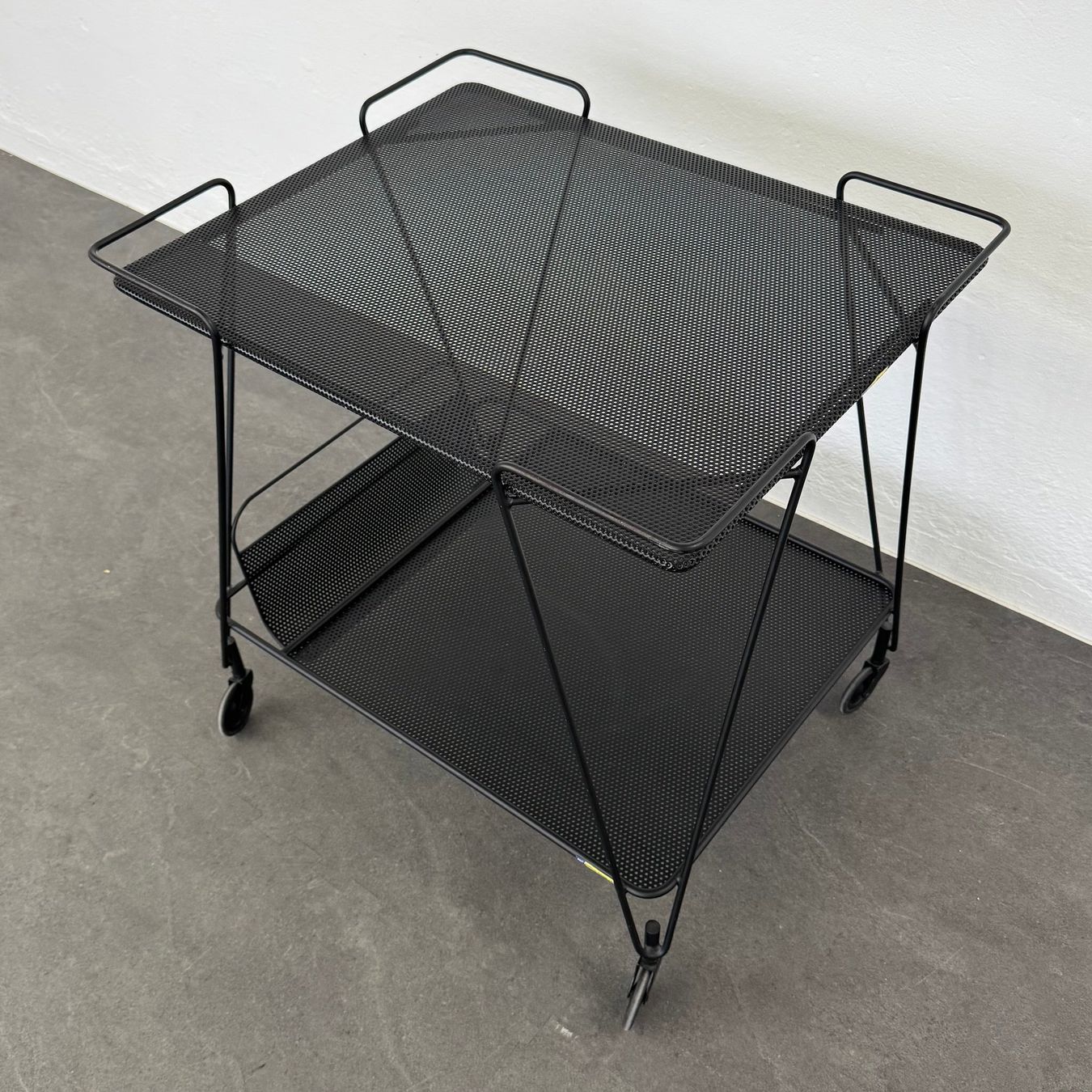 Gubi Valigie & Borse: Gubi Matégot Trolley Servierwagen – Usato da Schönenwerd venduto da mcofficeshop 2