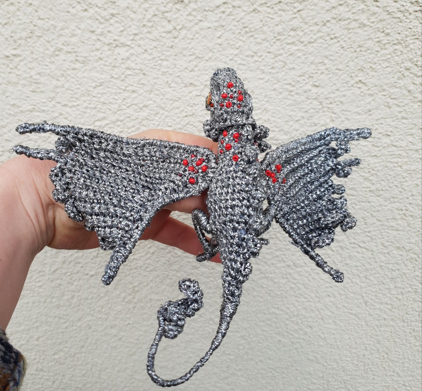 Broches & Aiguilles: Gehäkelte Drache  Brosche  oder Dekor OOAK handmade silver – Neuf (Voir description) à Gelterkinden par Macrameed 2