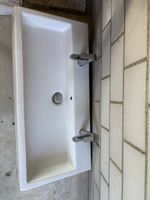 Waschtisch Duravit mit 2 Armaturen 
